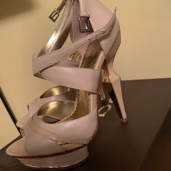 Bebe Rome Heel-(closet)